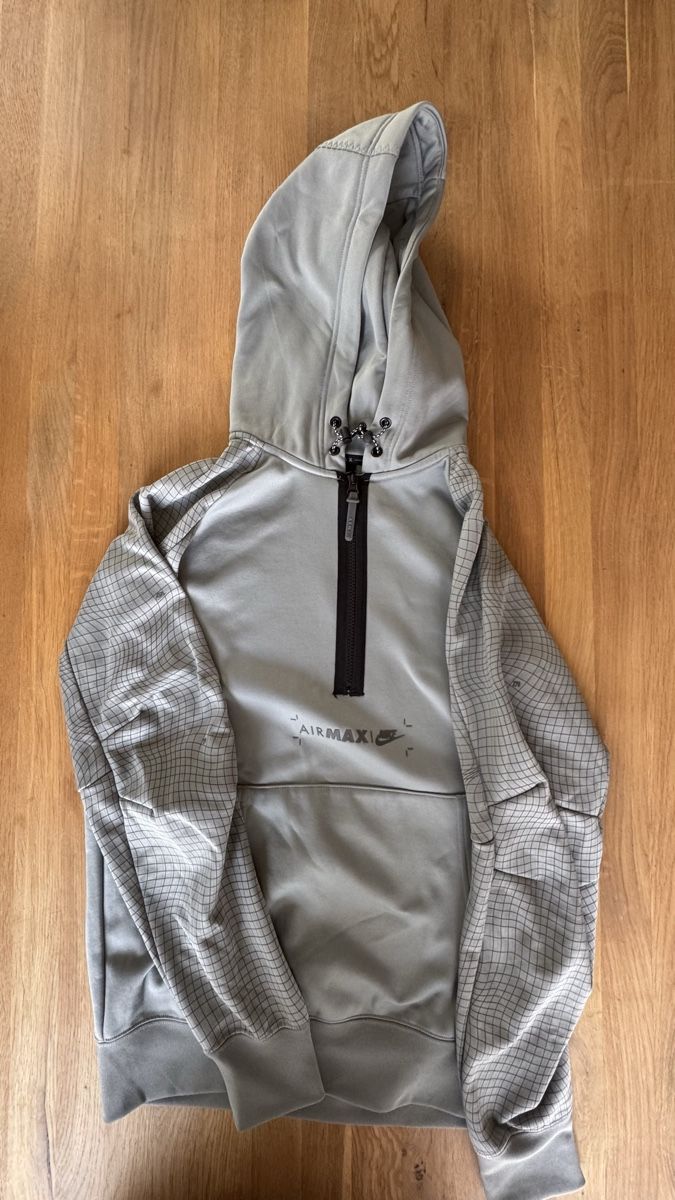 Nike Pullover & Sweatshirts: Nike Hoodie / Pullover – Gebraucht aus Gränichen von Buc-ees 1