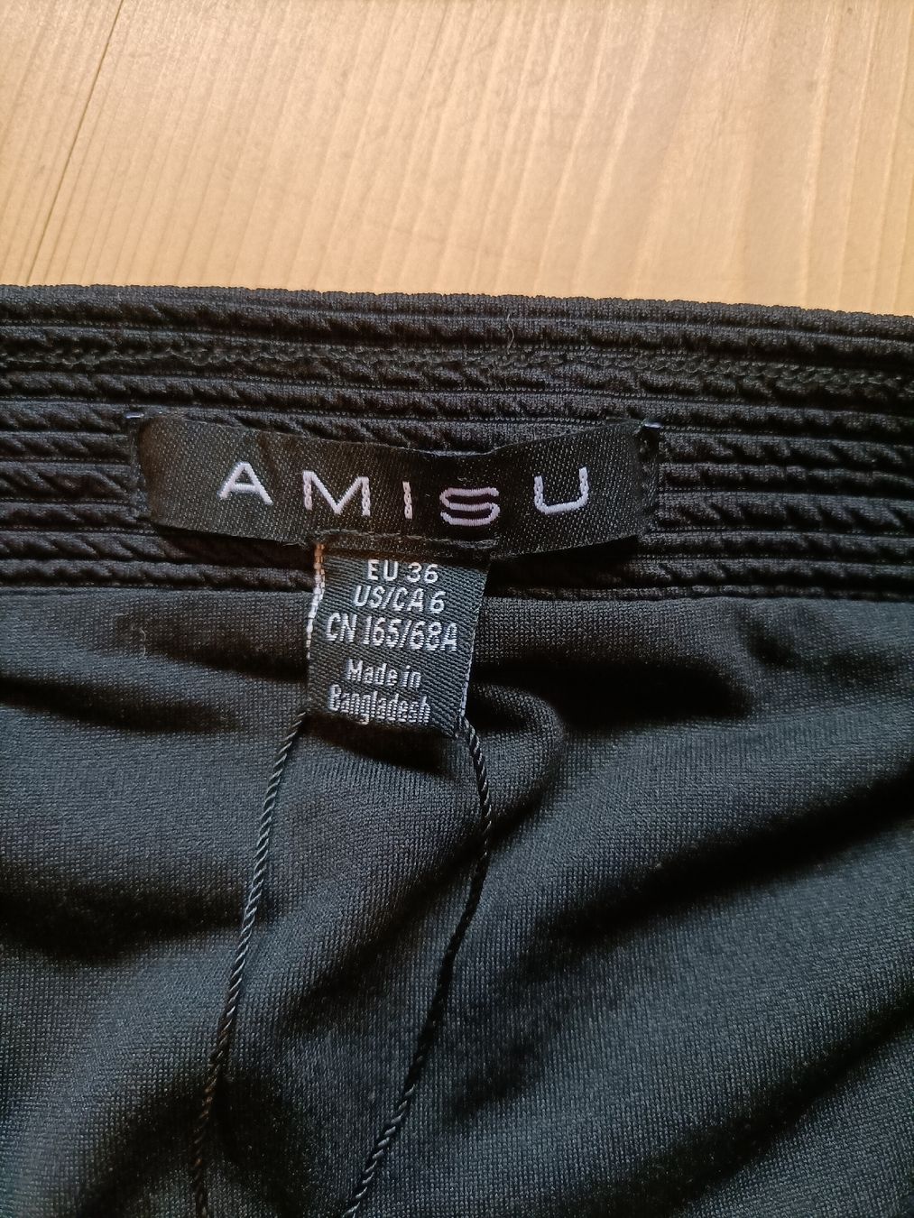 Gonne: Schwarzer AMISU Minirock Gr. 36 – Usato da St. Gallen venduto da jan_ccx7 2