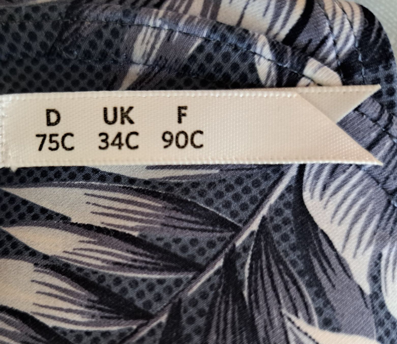 Esprit Costumi da bagno & Bikini: Esprit Bikini-Oberteil Gr. 75C – Nuovo e nell'imballaggio originale da Gysenstein venduto da joshuas81 2