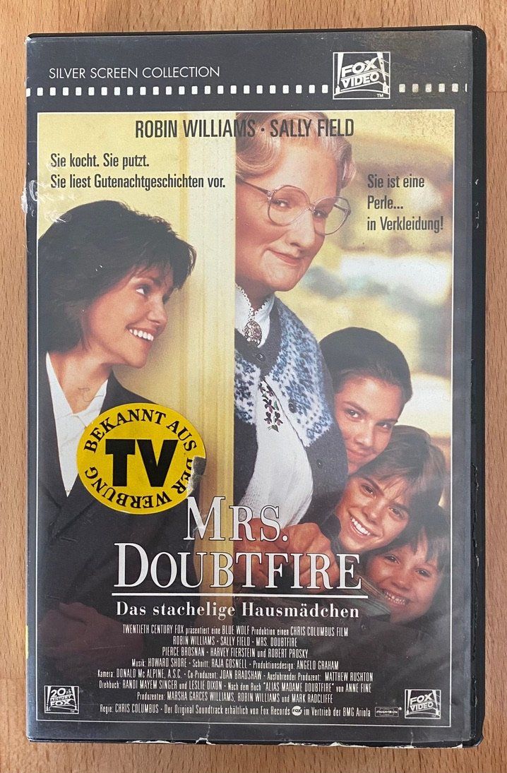 Tutti i VHS: VHS - Mrs. Doubtfire Das stachelige Hausmädchen – Usato da Winterthur venduto da Secondhand-Family