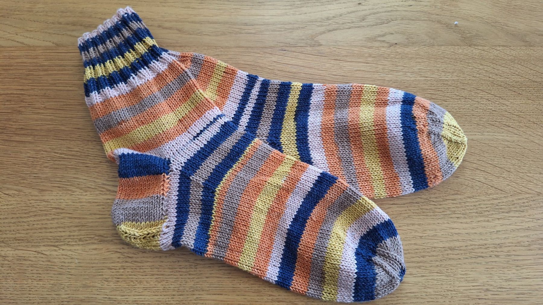 Socken: socke 38   handgestrickt – Neu und originalverpackt aus schönenwerd von ebulum