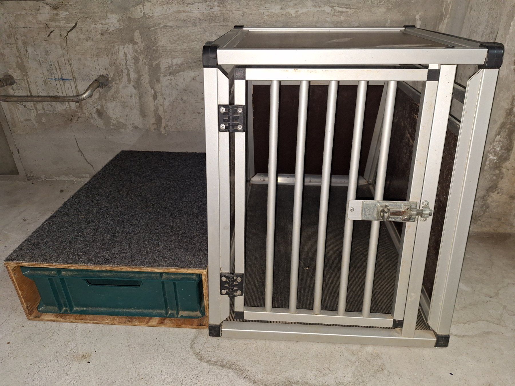 Cages, transport & sécurité: Hundebox und Schubladenbox – D'occasion à U-Siggenthal par Toro1970