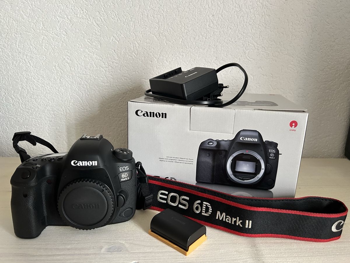 Canon Appareil photo: Canon EOS 6D Mark II - Boîtier nu + flash Speedlite 430EX – D'occasion à Courtételle par djbuffalo