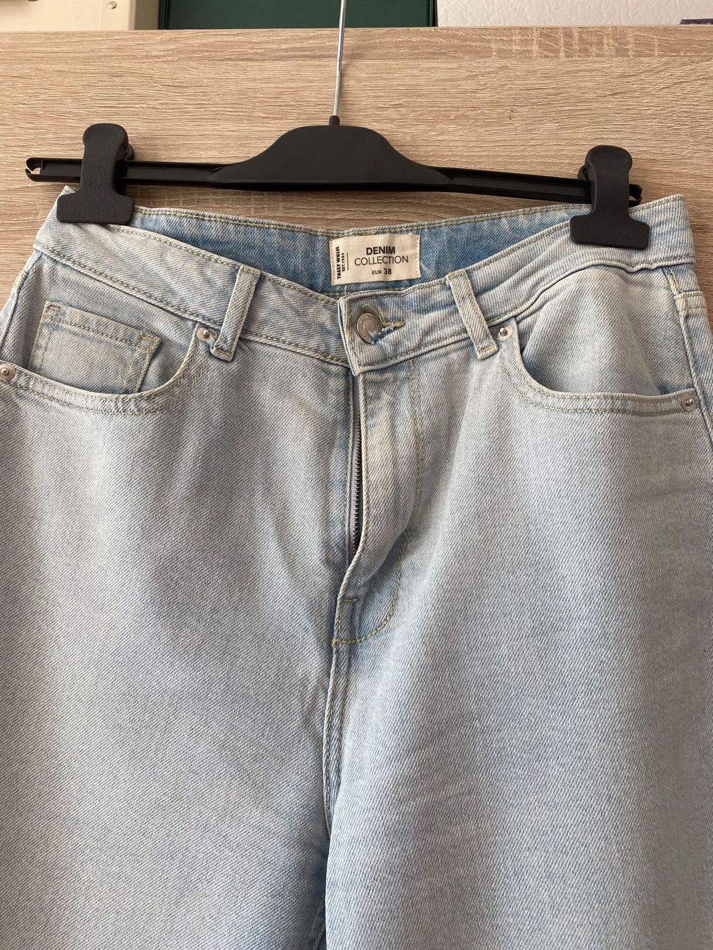 Tally Weijl Jeans: Jeans flare – Usato da Montreux venduto da Izapeche811 2