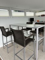 Bartisch Set mit 4 Barstühlen Metall Glas guter Zustand