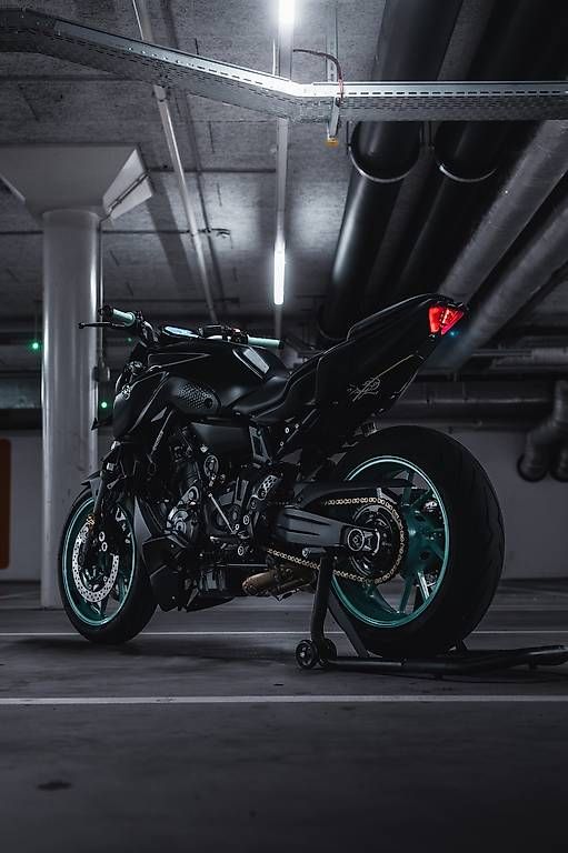 Yamaha Strada: Yamaha MT07 2022 – Usato da Laufen venduto da stu_5br9 2