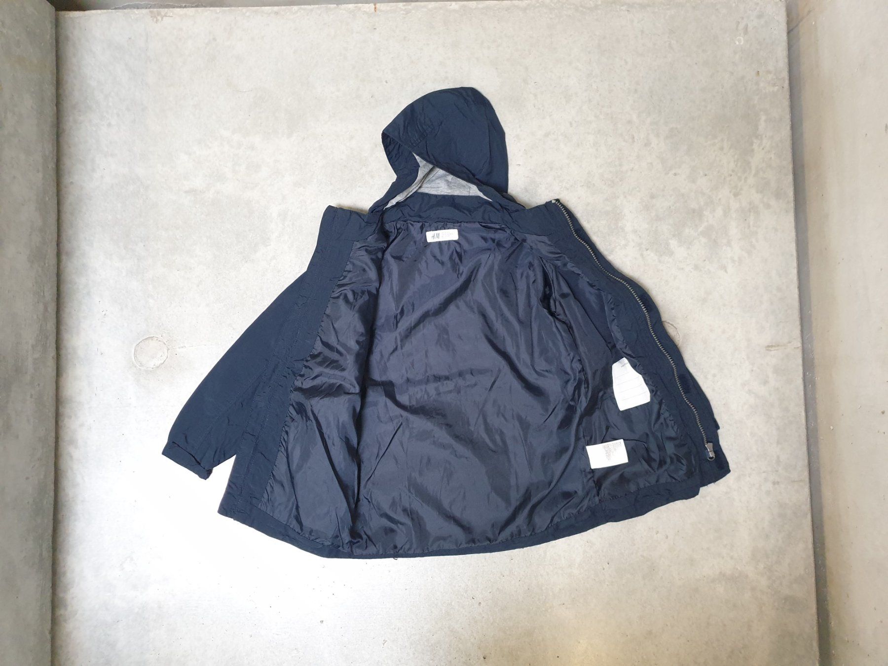 H&M Jacken & Mäntel: Veste coupe-vent H&M, garçon, taille 122 – Gebraucht aus Fribourg von fripons 2