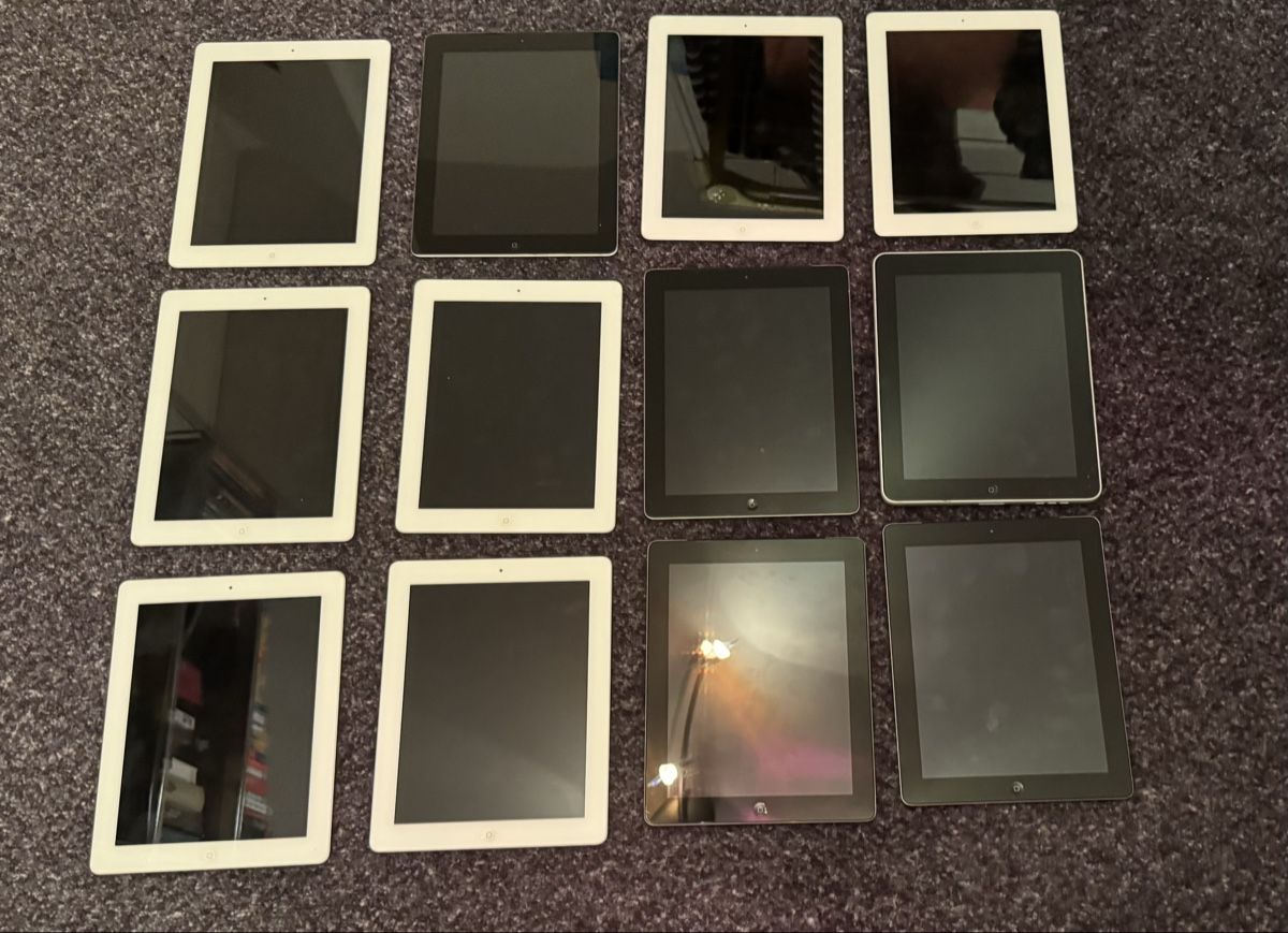Apple Tablet PC: Konvolut: 12× Apple iPad – Difettoso da Adliswil venduto da Busys