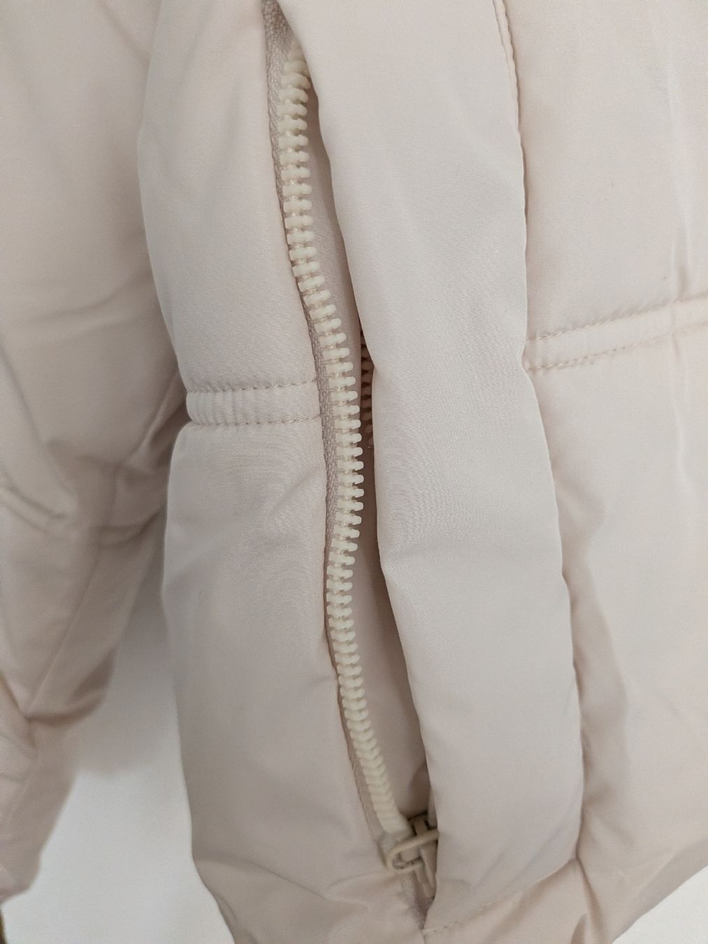 Zara Giacche: Zara Hooded Beige Winter Jacket  – Usato da Morges venduto da dhi_y2qk 4