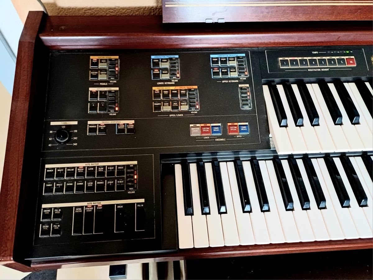 Yamaha Strumenti musicali: Yamaha Electone C-45 E-Orgel mit Hocker, top Zustand! – Usato da Gelfingen venduto da jemehehi 1