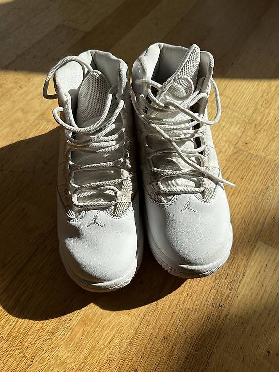 Scarpe da uomo: NIKE Air Jordan weiss Grösse 38 – Usato da Aesch BL venduto da Baschqua