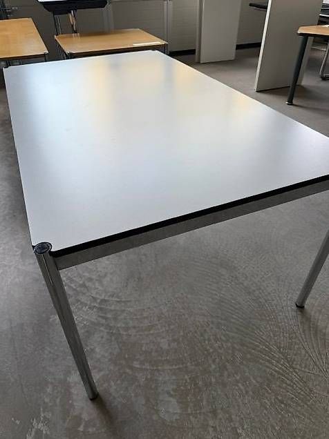 USM Tavoli: USM Haller Tisch, 175x100, gebraucht – Usato da Lenzburg venduto da Buerokonz