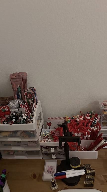 Tutte le decorazioni: Christmas Box  – Usato da Emmen venduto da des_gf8l