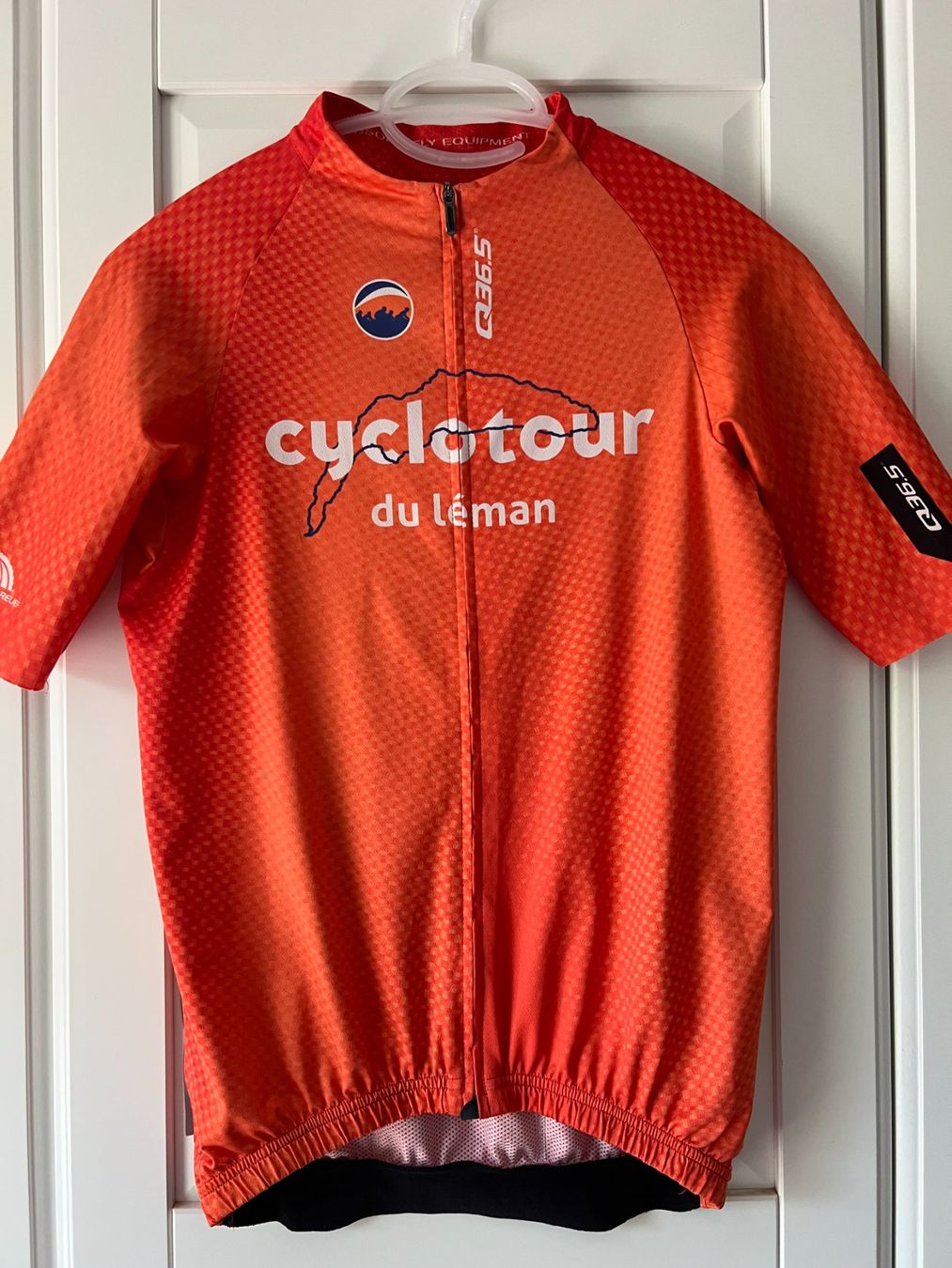 Leibchen & Hosen: Q36.5 Maillot de cyclisme taille M – Gebraucht aus Cossonay-ville von Super-Price-Quality