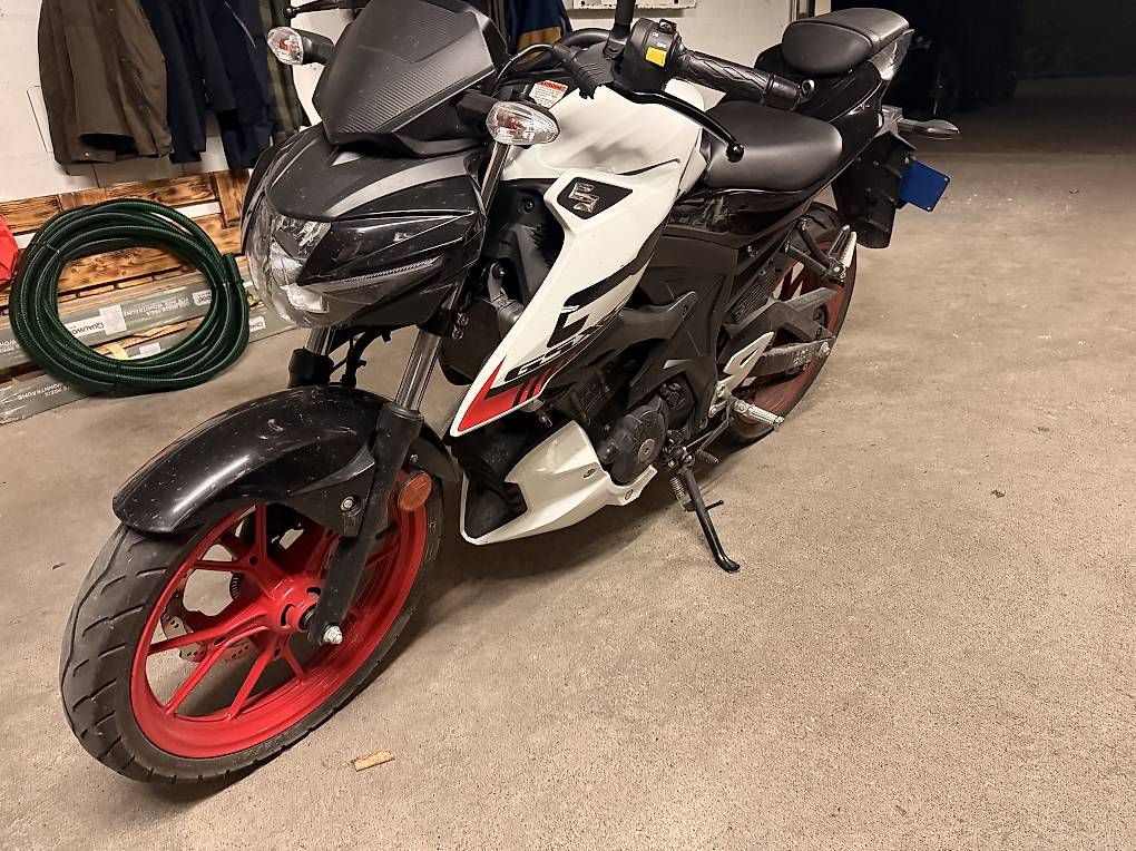 Suzuki Strada: 125 Suzuki gsx-s – Usato da Mollis venduto da aramis013 1