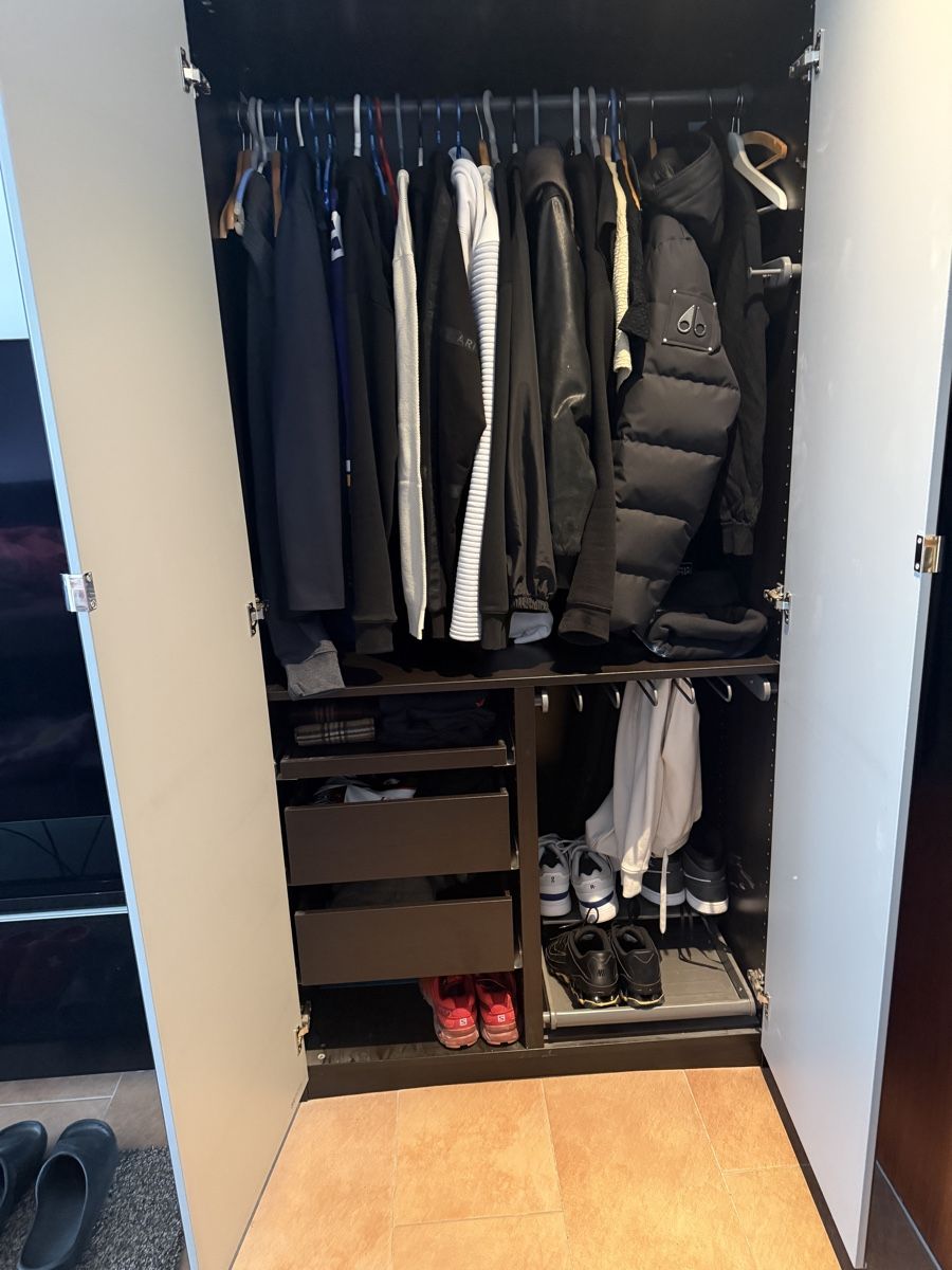 Ikea Armadi: Kleiderschrank PAX von Ikea  – Usato da Horgen venduto da Pezi8810 1