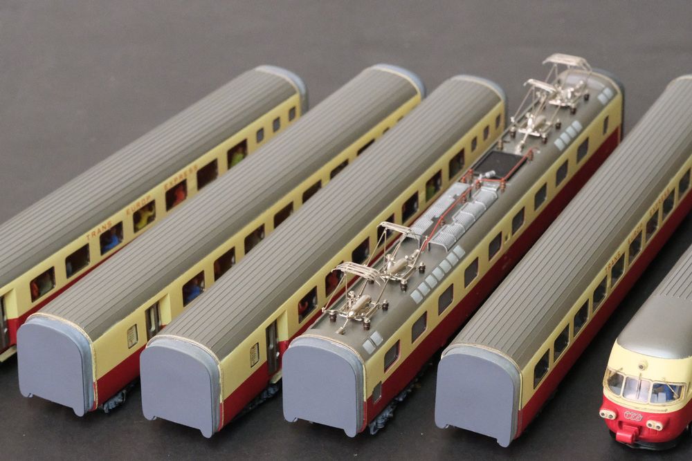 Metropolitan Modelleisenbahnen: Metropolitan SBB TEE RAe Zug im Neuzustand – Neu und originalverpackt aus Kerns von Buma6 4