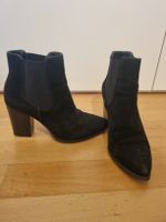 Stiefelette mit Absatz (Gr. 38)