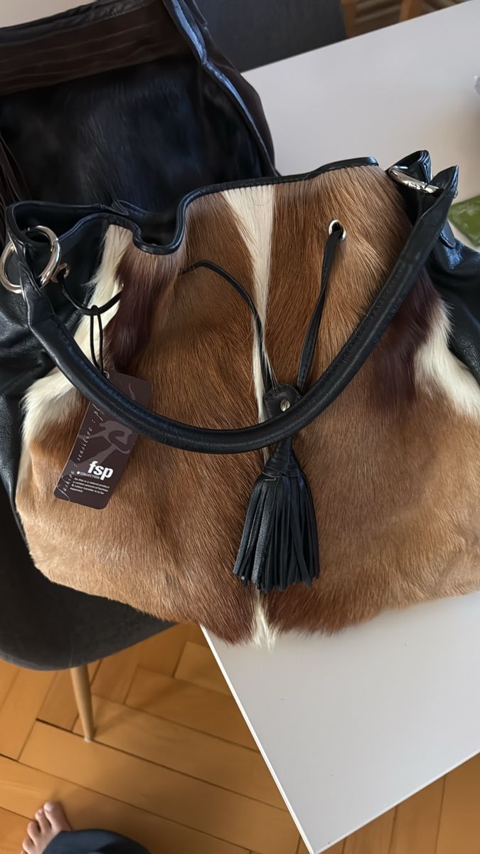 Borse: Ledertasche mit Fell – Nuovo e nell'imballaggio originale da St. Gallen venduto da Hongkong77 2