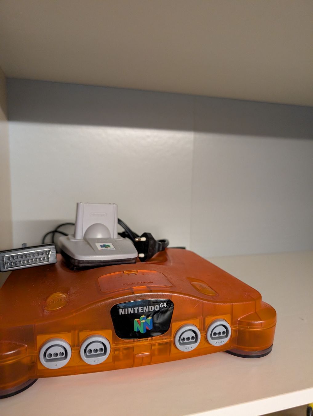 Nintendo Console: Nintendo 64 - mit 5 Spielen – Usato da Bottmingen venduto da andreas.boesch