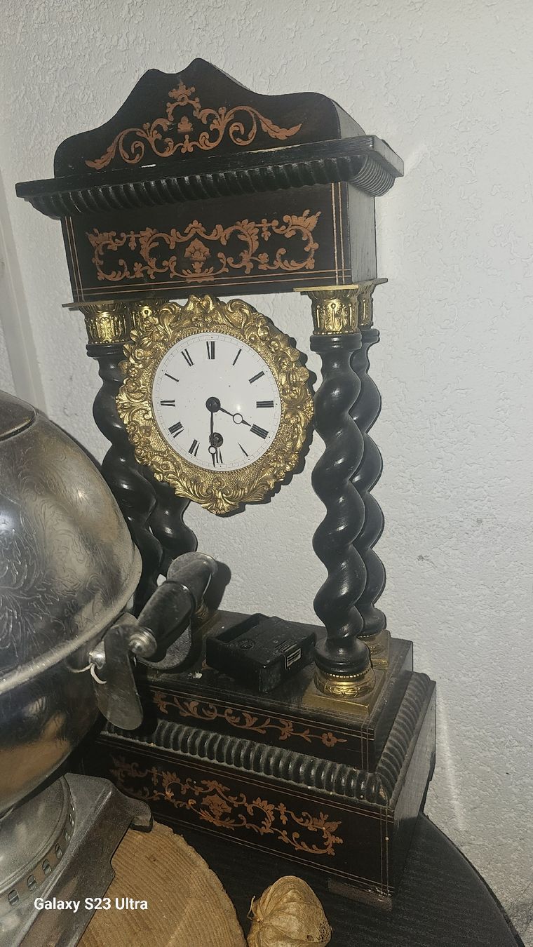 Orologi da terra & Orologi da parete: pendules Neuchâteloise. – Usato da Concise venduto da sib_wlz5 4