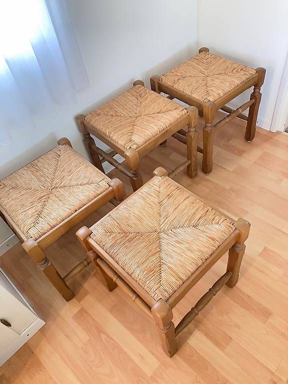 Sgabelli: Tabourets en chêne 4 pièces – Usato da Givrins venduto da phi_kdn6 2