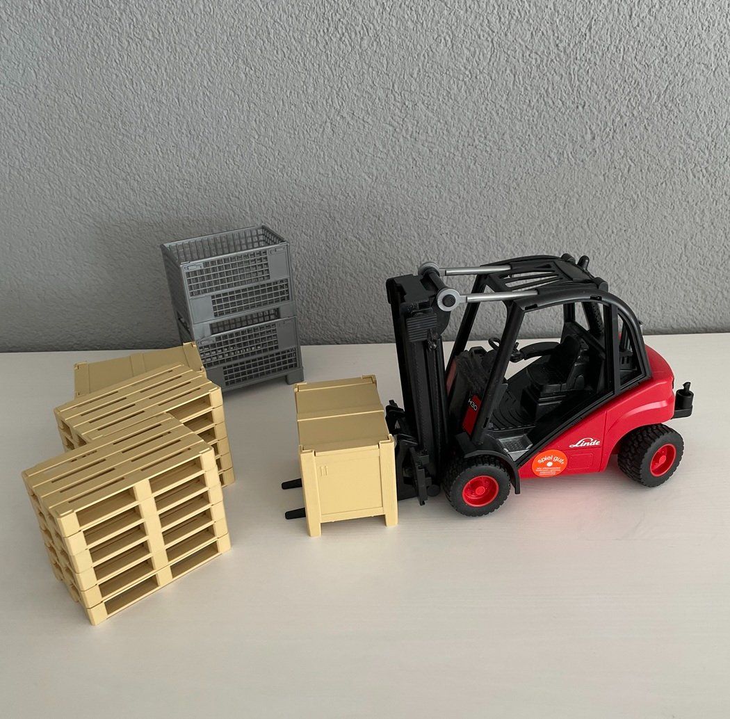 Bruder Giocattoli: Bruder Linde Gabelstapler - Set – Usato da Thun venduto da Rowaner