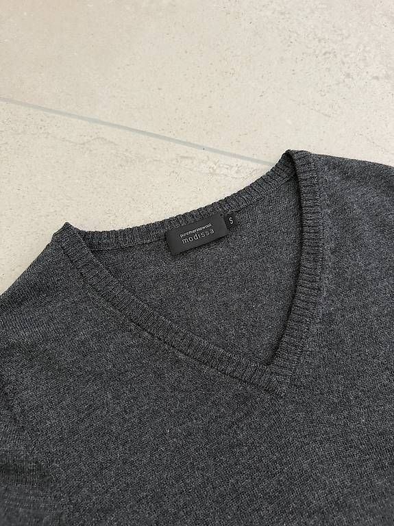 Maglioni & Felpe: Merino Wolle V-Pullover Gr. S – Usato da Merlischachen venduto da GlamGarb 3