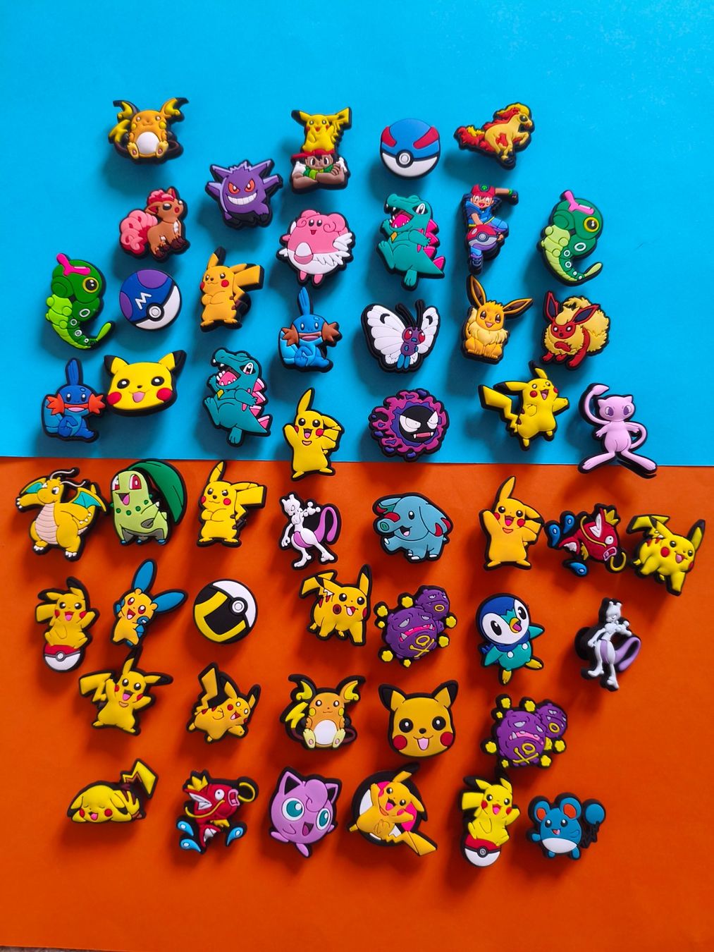 Crocs Scarpe da uomo: Clogc clogs Crocs clocs Anstecker Pokémon, Pikachu – Nuovo e nell'imballaggio originale da Vogelsang AG venduto da miinlade 1