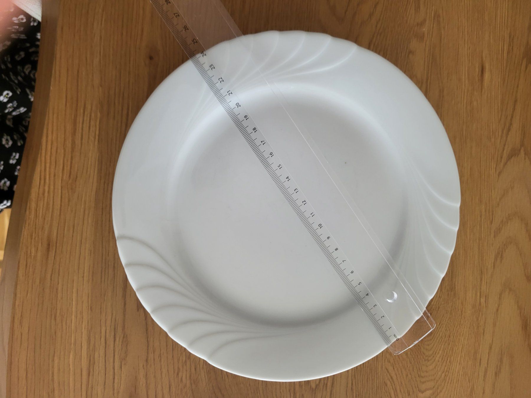 Set di piatti: Teller Set Weiss Keramik – Usato da Effretikon venduto da han_ch8p 1