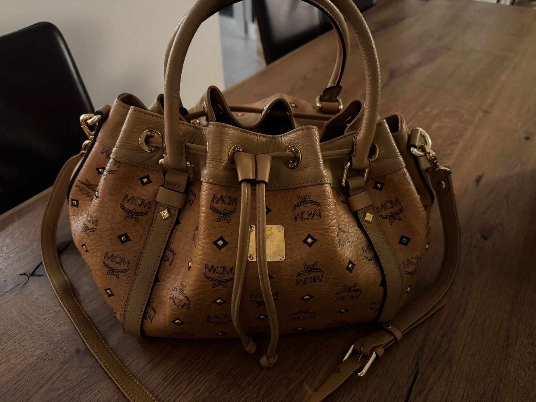 Borse da donna: MCM Beutel – Nuovo (secondo la descrizione) da Therwil venduto da Schnaebeli