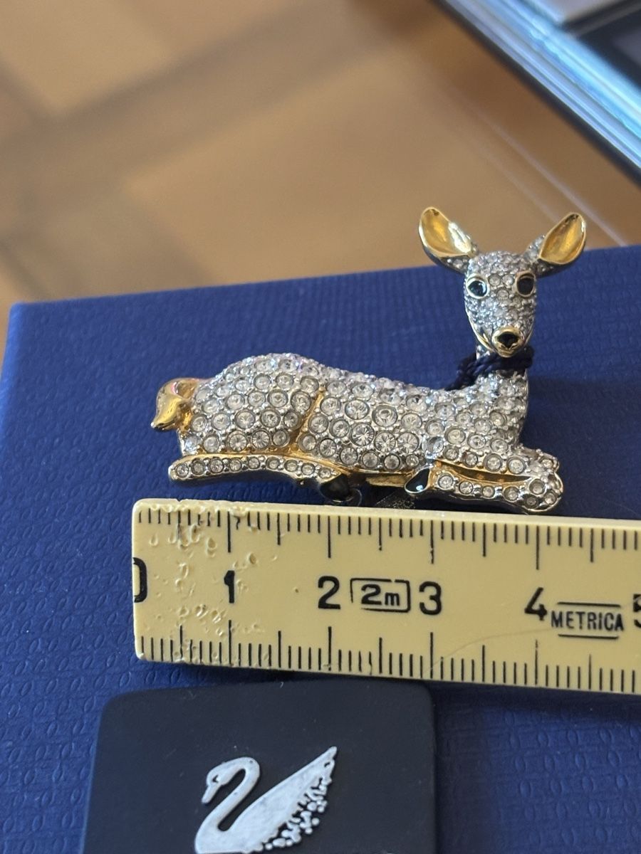 Swarovski Spille & Fermagli: Broche Swarovski - Faon couché neuf – Nuovo e nell'imballaggio originale da Genève venduto da ati_tj8f 4