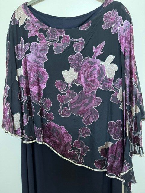 Vestiti: Festmode - Lila/Violettes Abendkleid mit Glitzerrand Gr. 46 – Usato da Affoltern am Albis venduto da Smoegi8 1