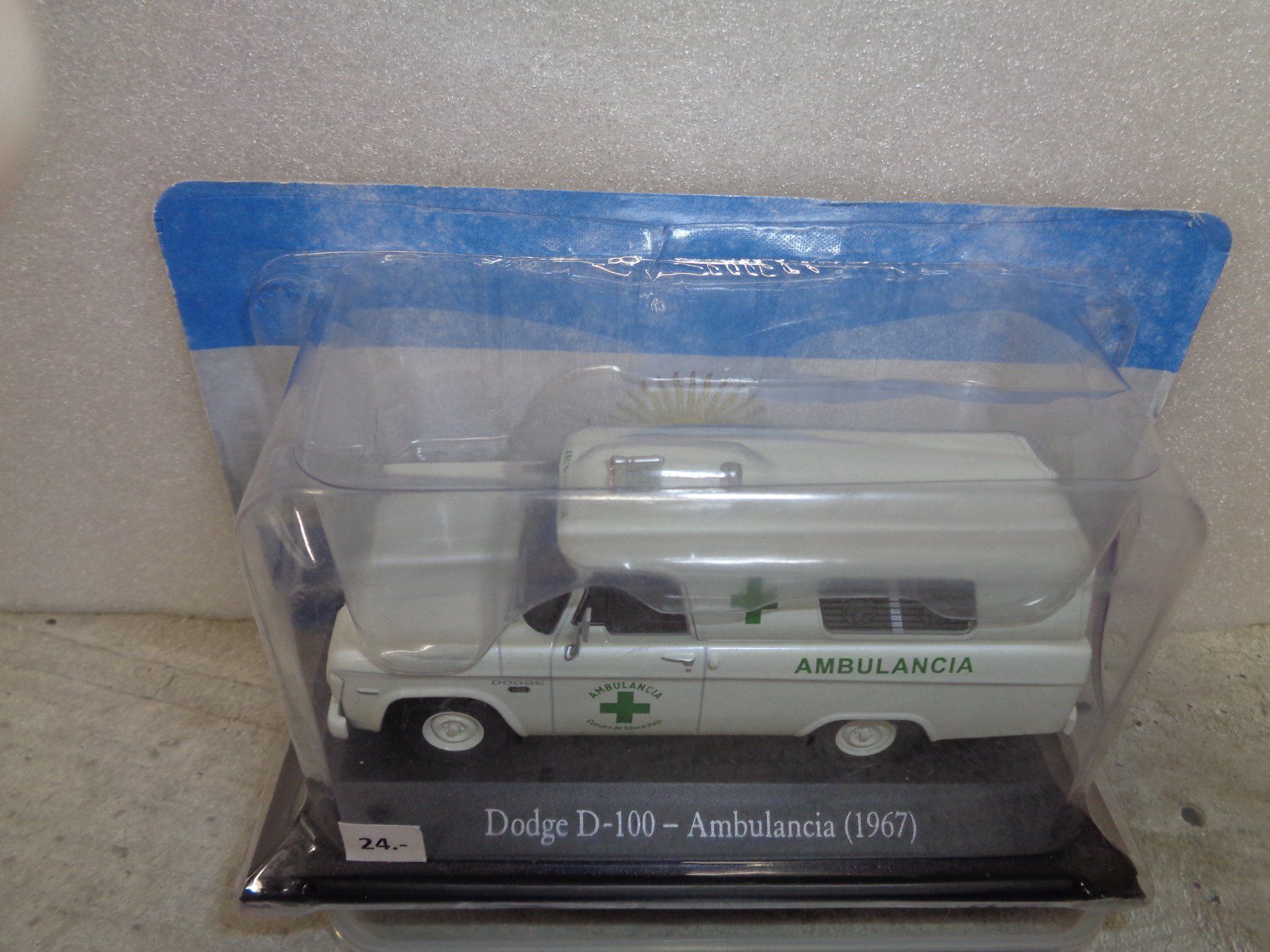 Dodge Modellautos: Salvat 1:43 Dodge D-100 Ambulance – Neu und originalverpackt aus Reconvilier von rallycar 3