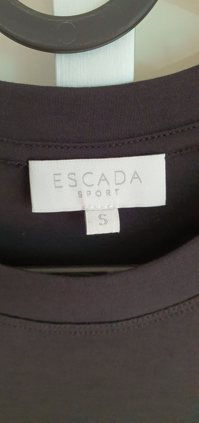 Escada T-shirt: Escada T-shirt S – Usato da Basel venduto da Kristal4 5