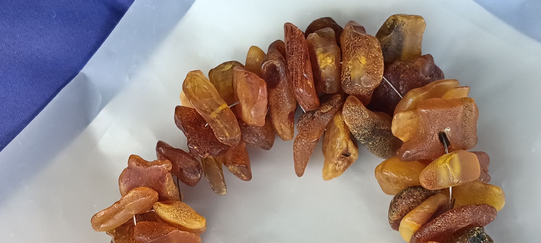 Catenine: Amber necklace irregular chips, not polished – Nuovo (secondo la descrizione) da Zürich venduto da cat_9cvz 1