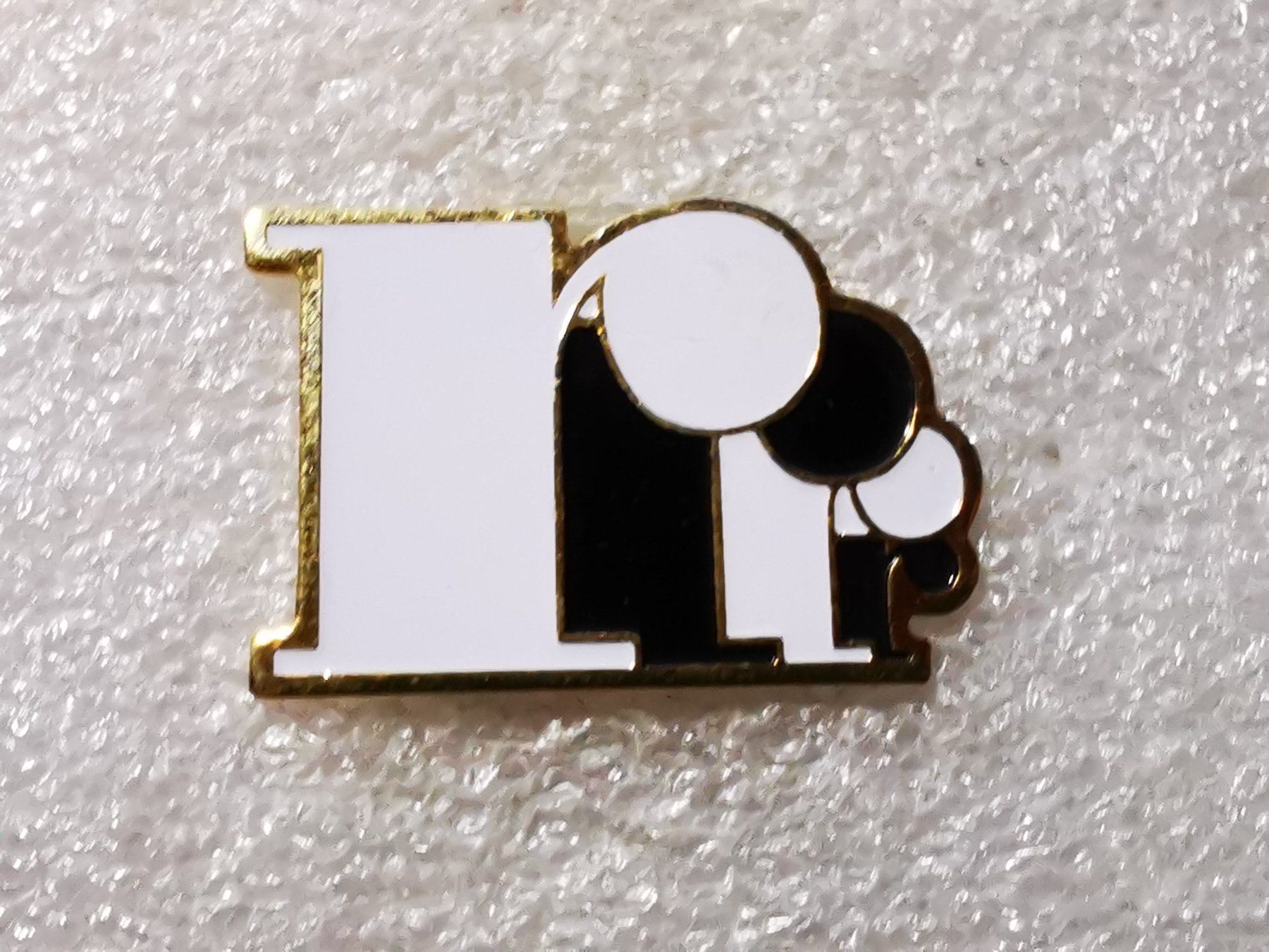 Placchette & Badge: Ansteckpin 49: Limmatdruck Buchstabe "r" – Usato da Oppligen venduto da Pin-Fall-Shop