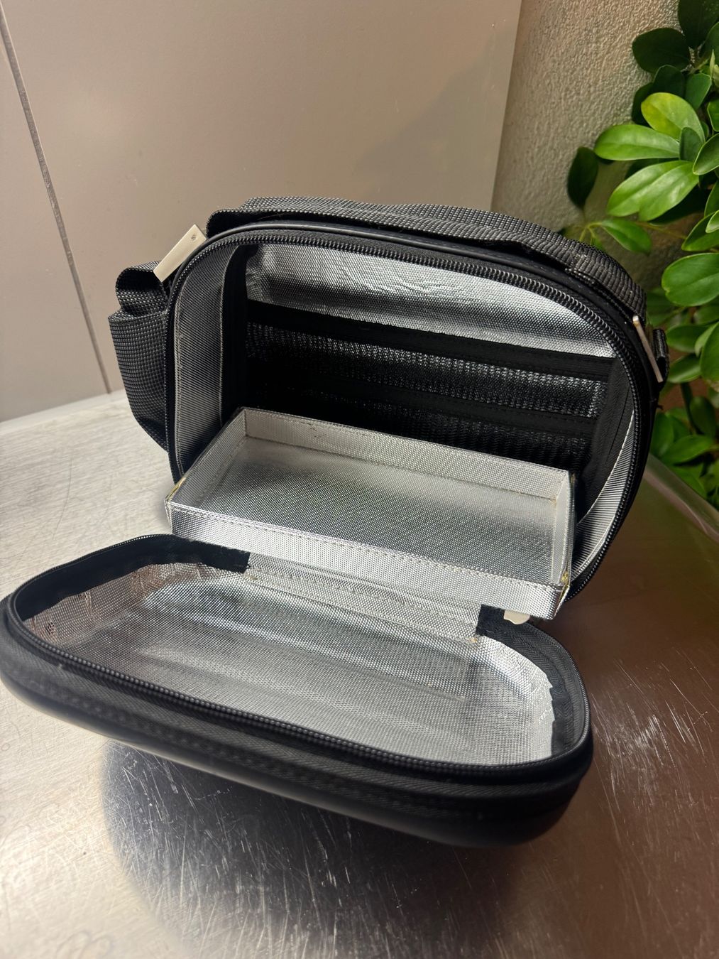 Borse: Valira Lunchbag / Lunschtasche Satin – Usato da Zürich venduto da Mariaxlx 3