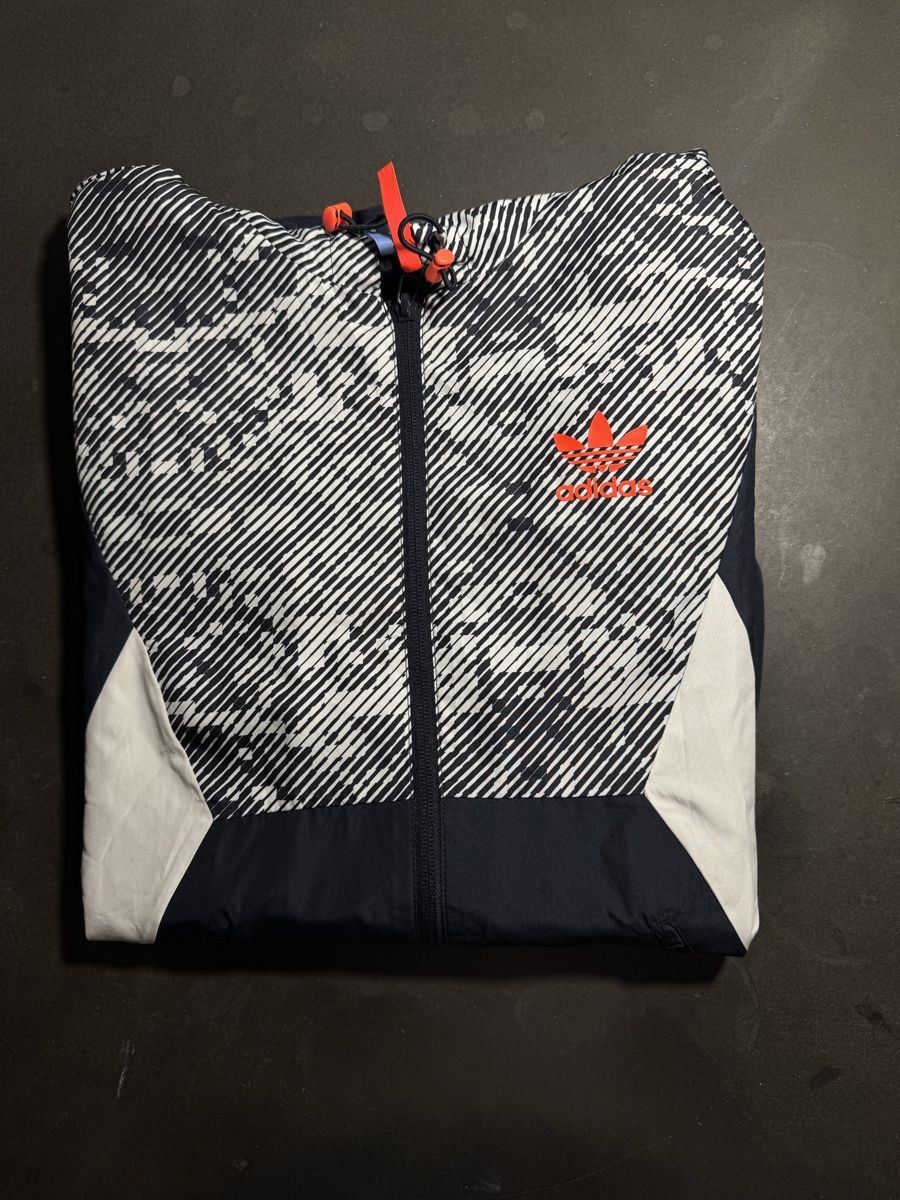Adidas Giacche: Adidas Windbreaker – Nuovo (secondo la descrizione) da Bern venduto da jan_bfn5