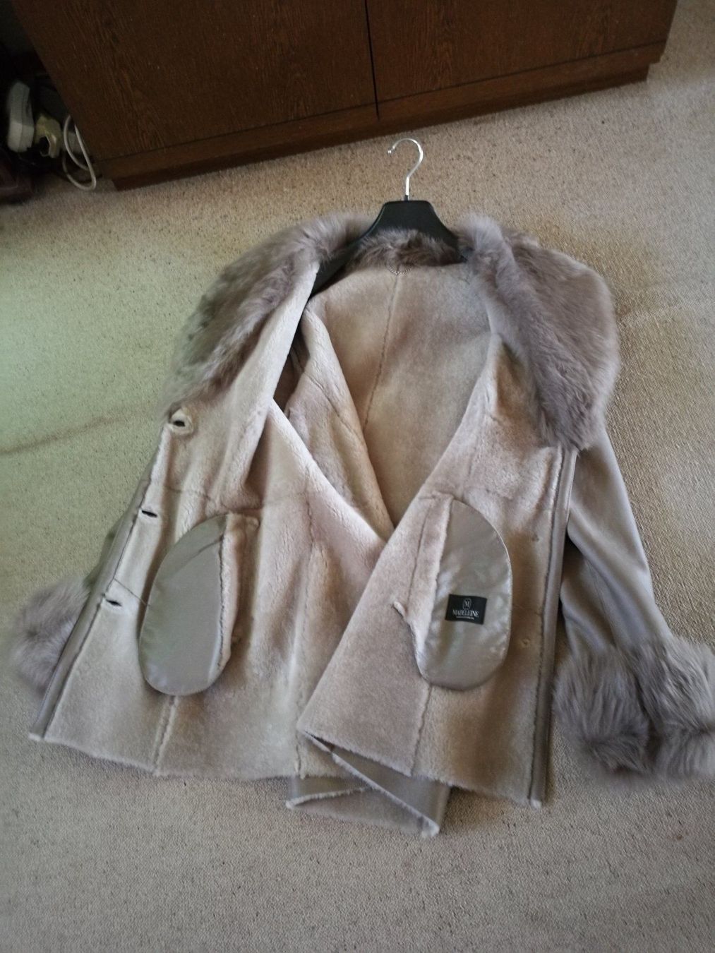 Madeleine Giacche: Lammfelljacke echt hellgrau-beige von Madeleine – Nuovo (secondo la descrizione) da Horn venduto da sonjamenzi 4