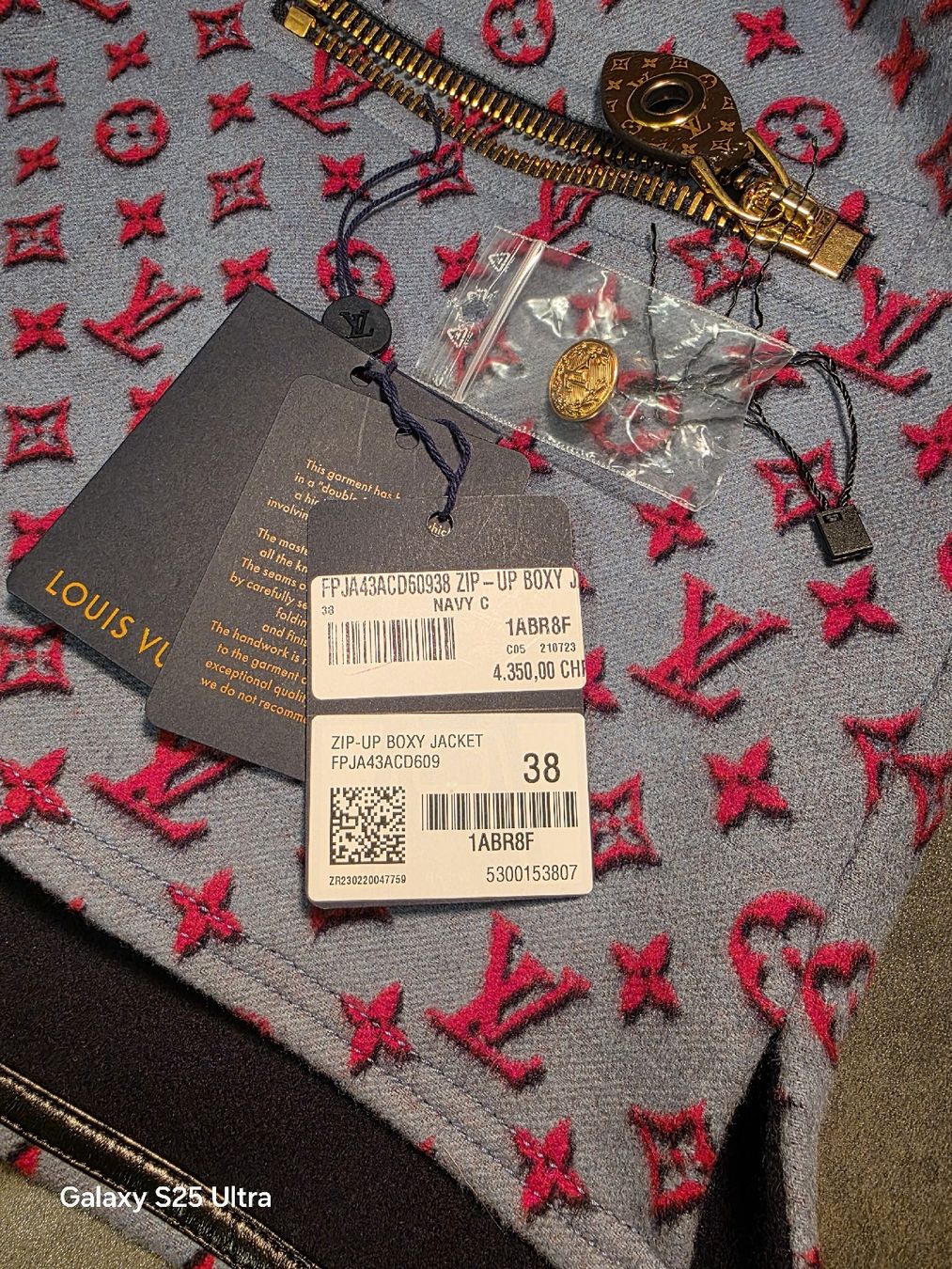 Louis Vuitton Giacche: Louis Vuitton 3D Monogram Zip-Up  Jacke, Gr. 38. Wolle – Nuovo (secondo la descrizione) da Kölliken venduto da ann_vf62 7