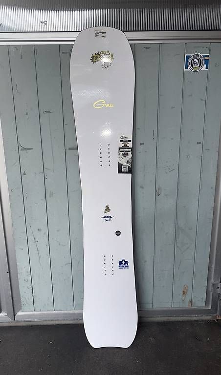 Board: Gnu Hyper 160cm Snowboard  – Nuovo e nell'imballaggio originale da Gstaad venduto da Pure_Snowboarding