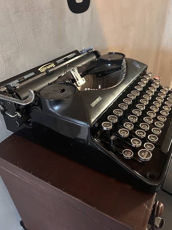Macchine da scrivere: Schreibmaschine – Usato da Grenchen venduto da benu01 1