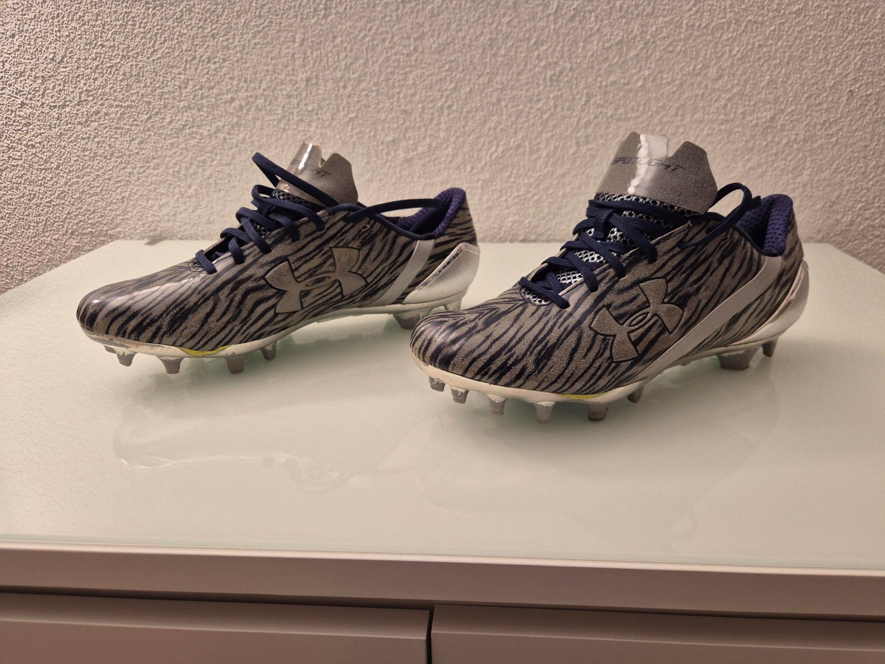Under Armour Scarpe da uomo: Chaussures à crampons UNDER ARMOUR SPEEDFORM SPOTLIGHT – Usato da Fleurier venduto da ken_hv2k 1