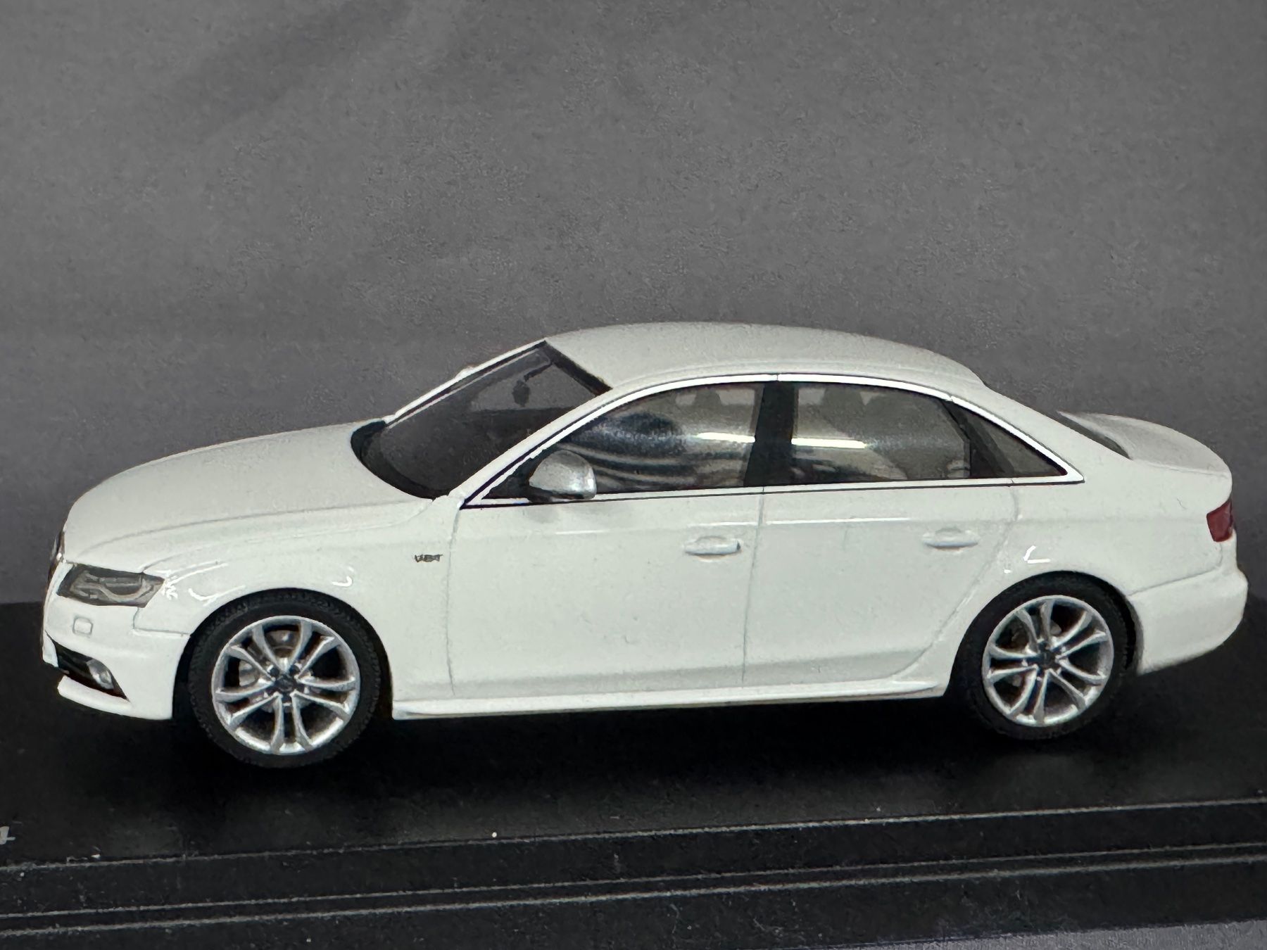 Audi Modellini d'auto: Audi S4 Limusine 1:43 – Usato da Luzern venduto da aa43modelcars-Luzern