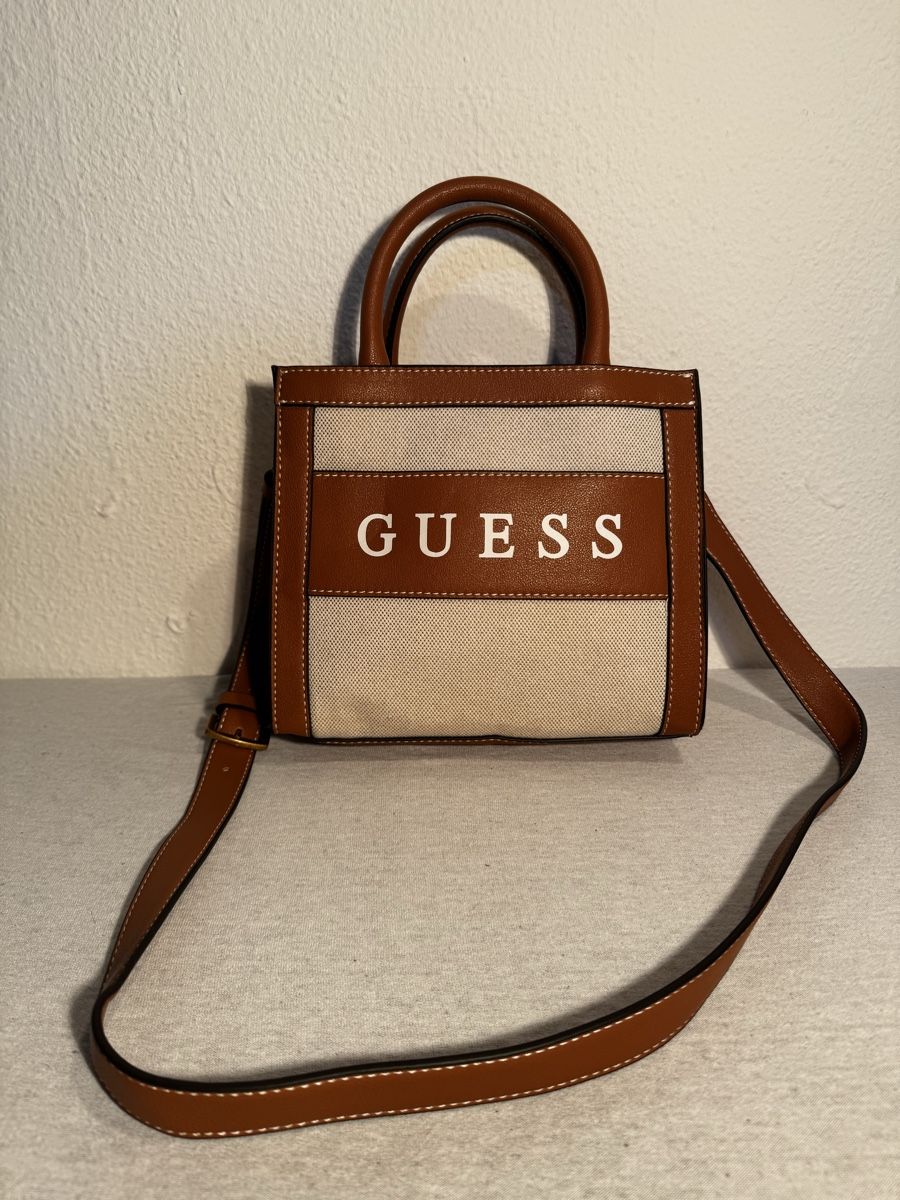 Guess Taschen für Damen: Guess Handtasche Salford Mini – Gebraucht aus Winterthur von Schluffi1
