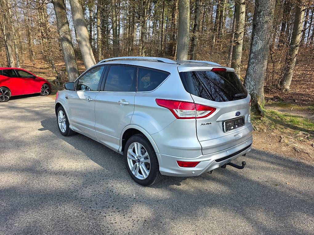 Automobili: Gepflegter Ford Kuga Titanium – Usato da Waltenschwil venduto da Xylp 1