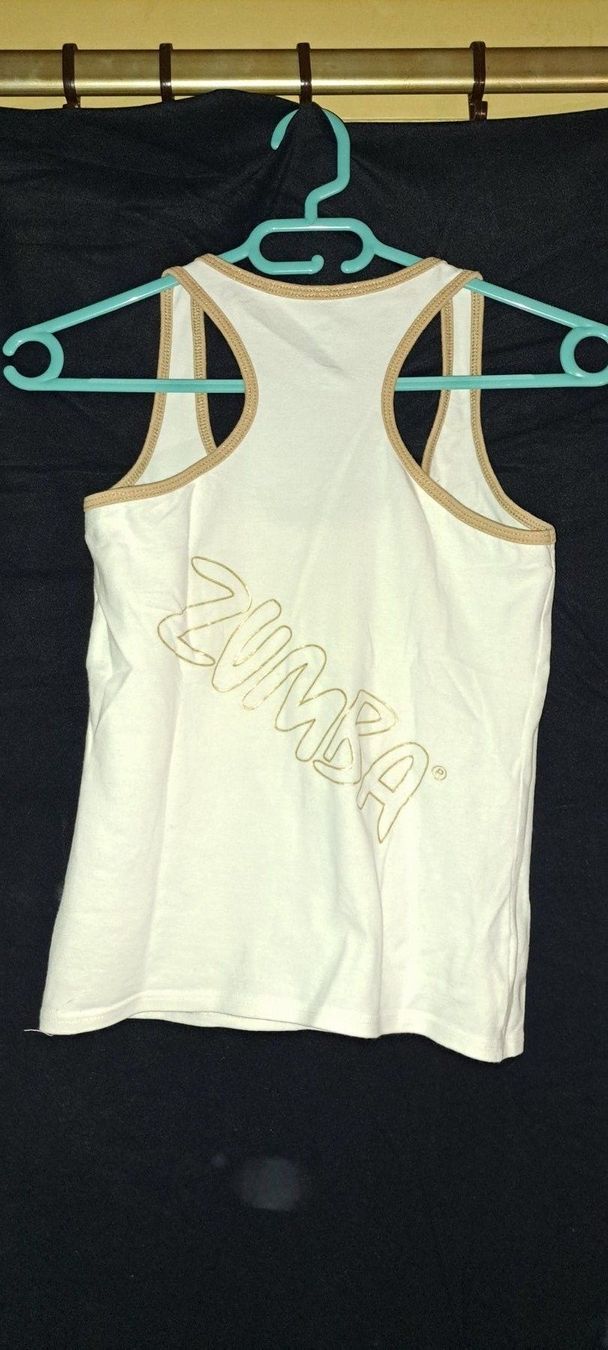 Top: Débardeur blanc contour paillette – Usato da Genève venduto da Axelle333 3