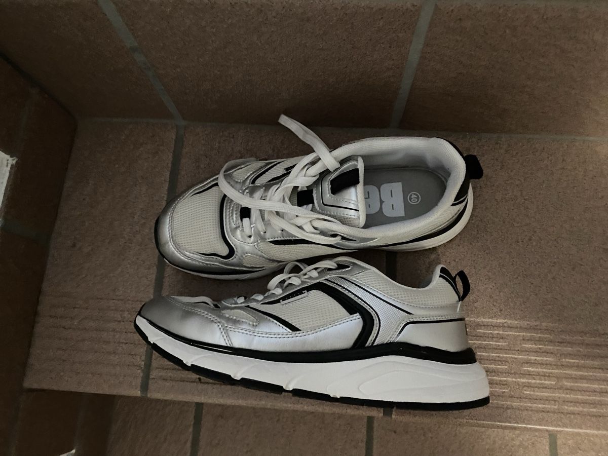 Bench Scarpe da donna: Bench Turnschuhe Gr 40 – Usato da Amriswil venduto da samettigerli