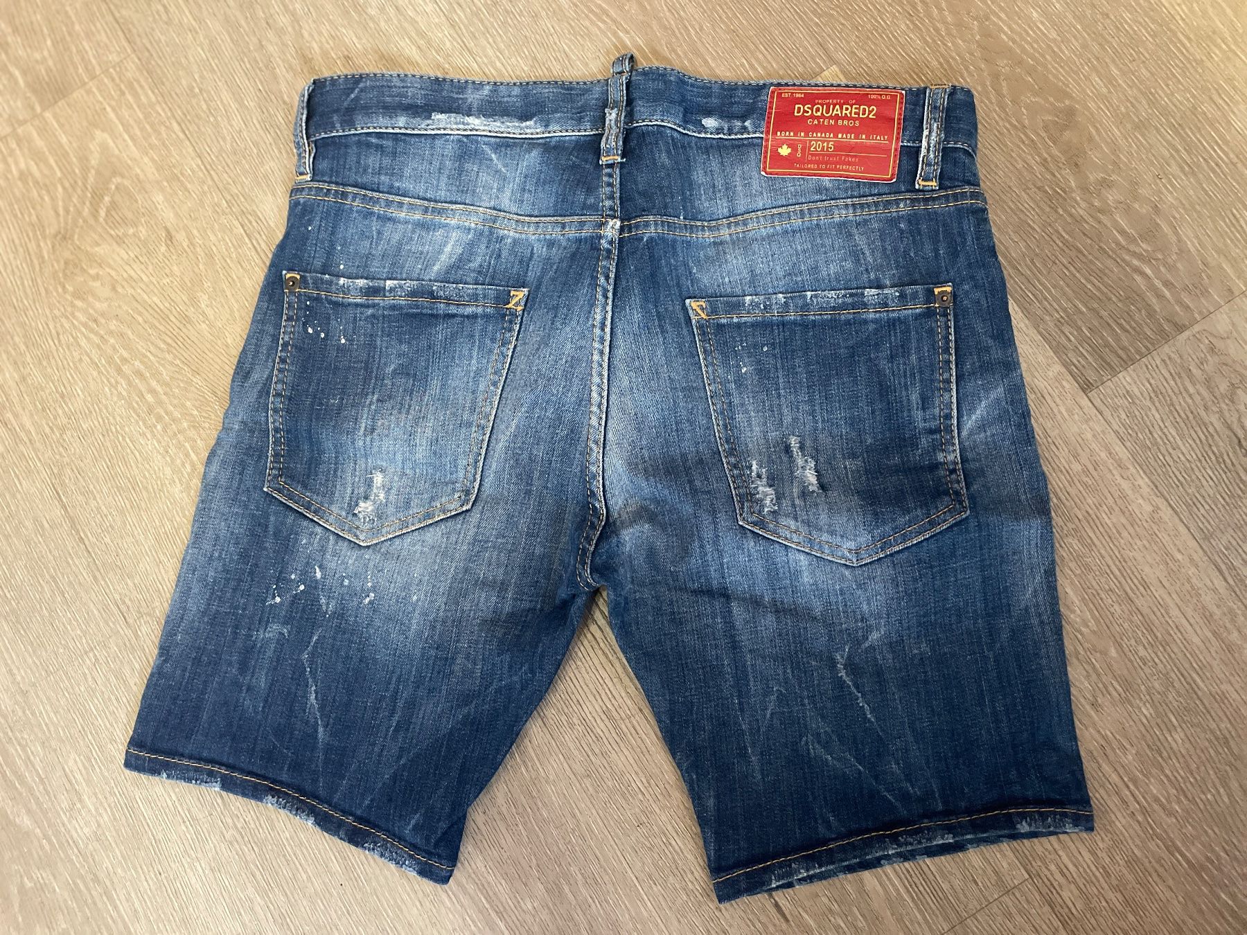 Dsquared2 Jeans: DSQUARED2 Herren Shorts, Gr. 46 – Usato da Baar venduto da koala9 1